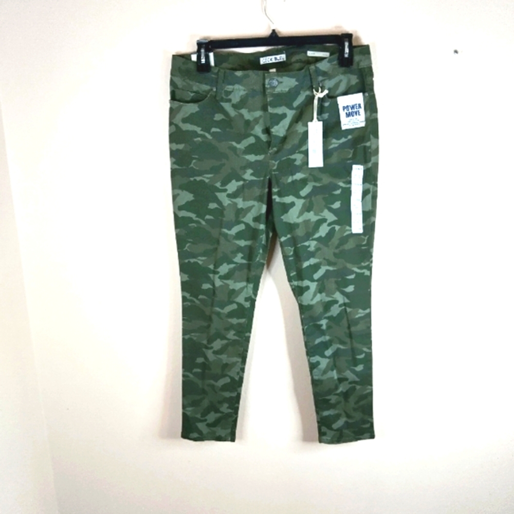 Code Bleu SOHO 16W mid rise skinny leg green camouflage